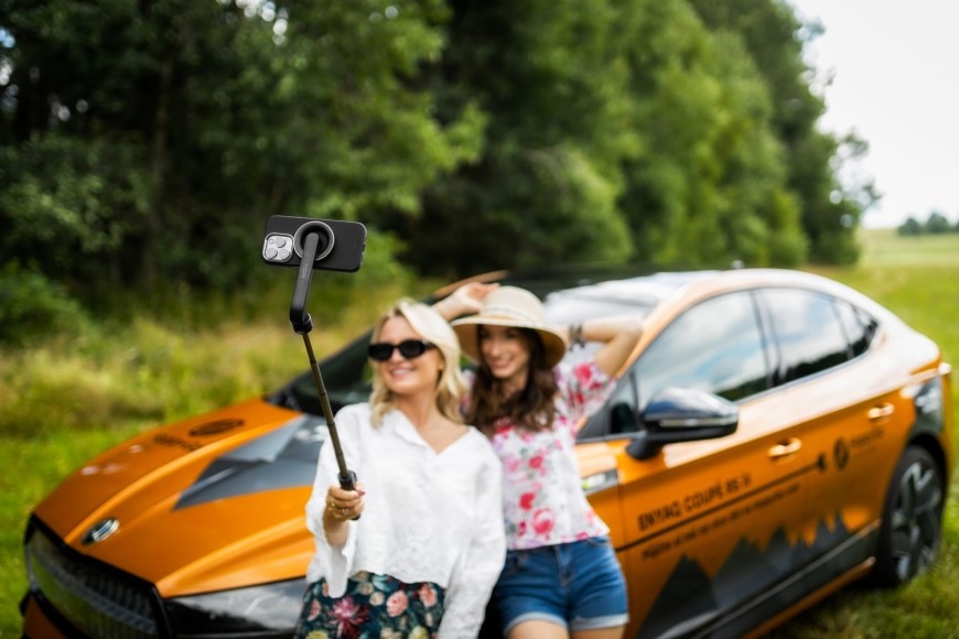 Selfie tyč FIXED MagSnap s tripodom a bezdrôtovou spúšťou - čierna